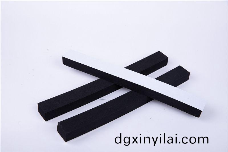 CR減(jian)震(zhen)保溫(wen)條