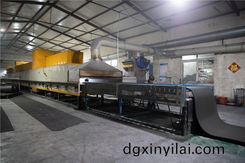 生産(chan)設(she)備